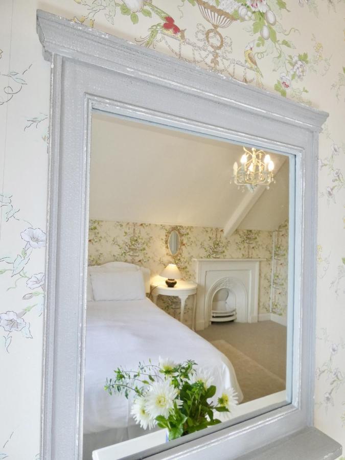 The Mount Somerton Retreat - Nr Bruton, Glastonbury, The Spectacular Wells Cathedral, Millfield School, Leonardo Helicopters, Yeovilton Somerton (Somerset) Quarto foto